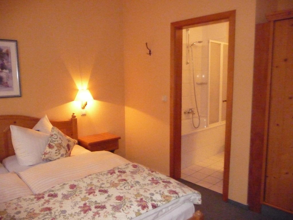 Hotel Am Grudenberg Халберщат Стая снимка