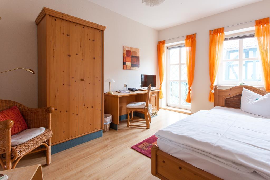 Hotel Am Grudenberg Халберщат Екстериор снимка