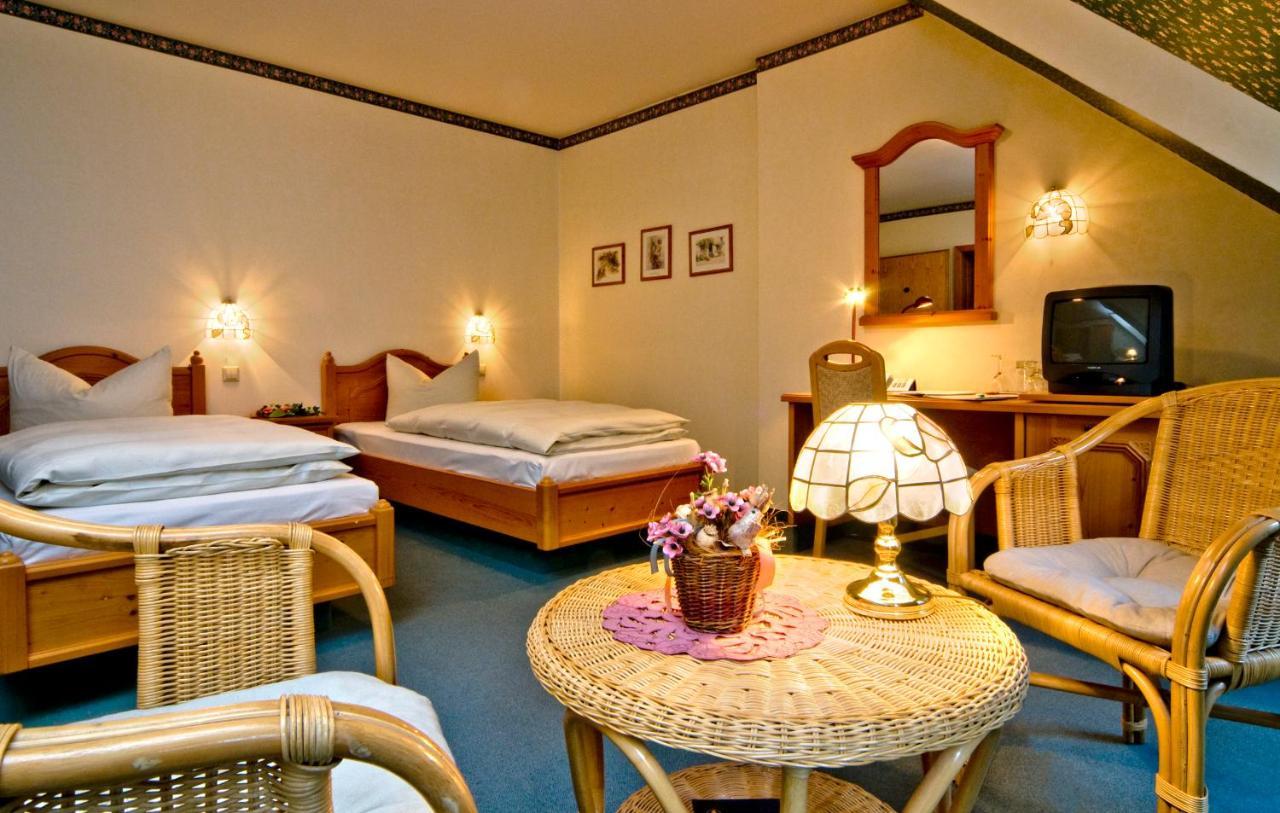 Hotel Am Grudenberg Халберщат Екстериор снимка